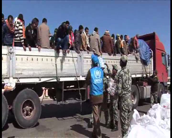 Egypt: Egyptians Cross Back Home