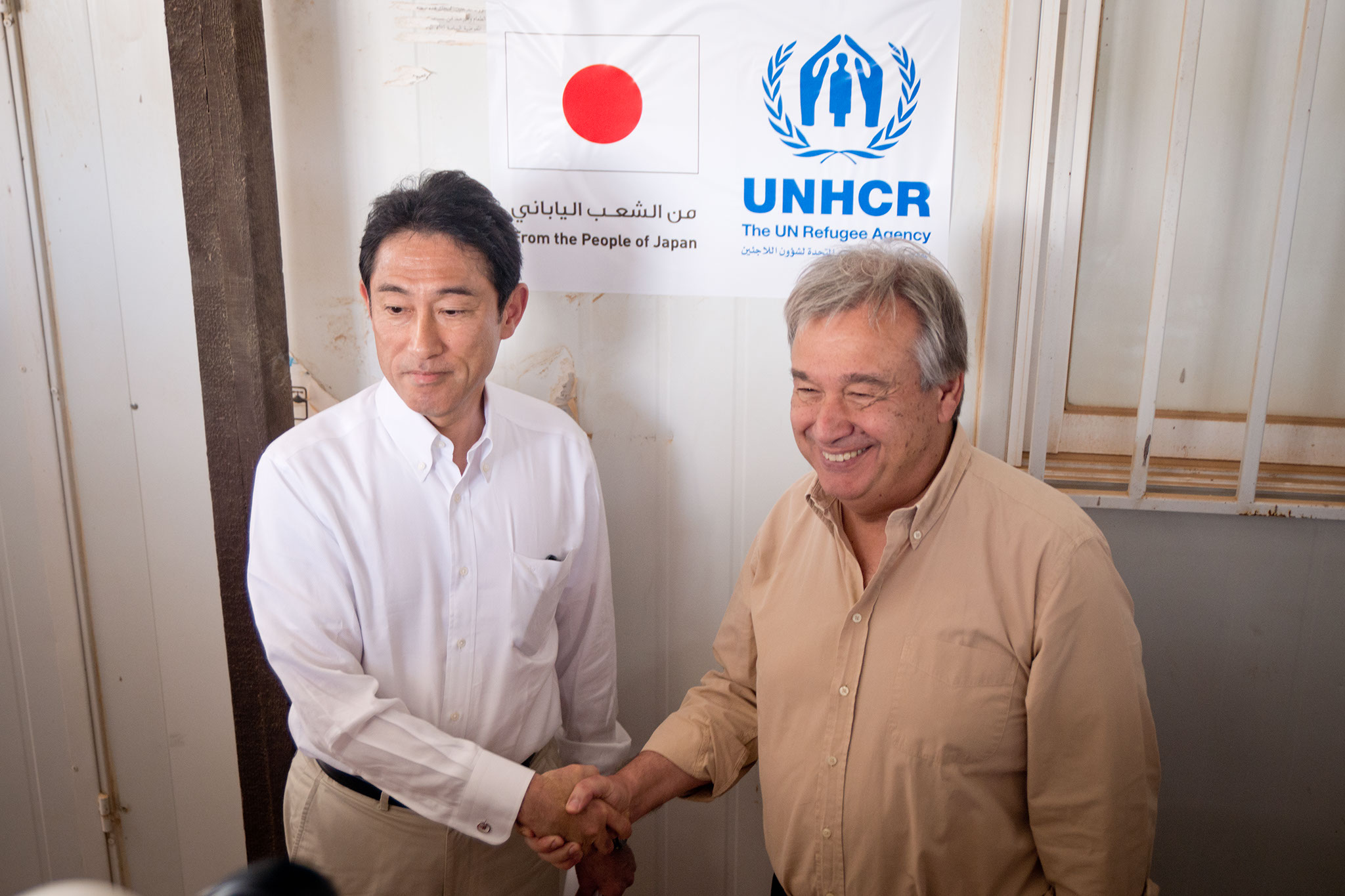 Minister for Foreign Affairs, Japan, Fumio Kishida meeting with the United Nations High Commissioner for Refugees, António Guterres, in Zaatari Refugee Camp. Photo: UNHCR/J Kohler