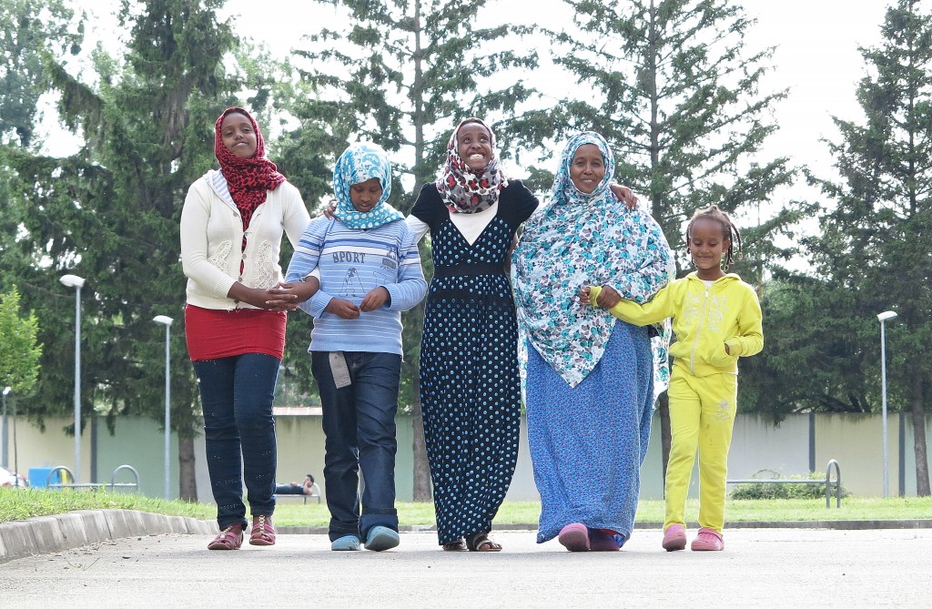 Sahara and her daughters. Photo by Michal Parnica/ETP Slovensko