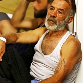 Ahmed a máltai Hal Far menekülttáborba érkezése után. Fotó: The Times of Malta
