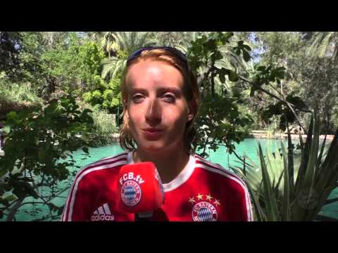 FC Bayern-Torhüterin Kathrin Längert in Zaatari