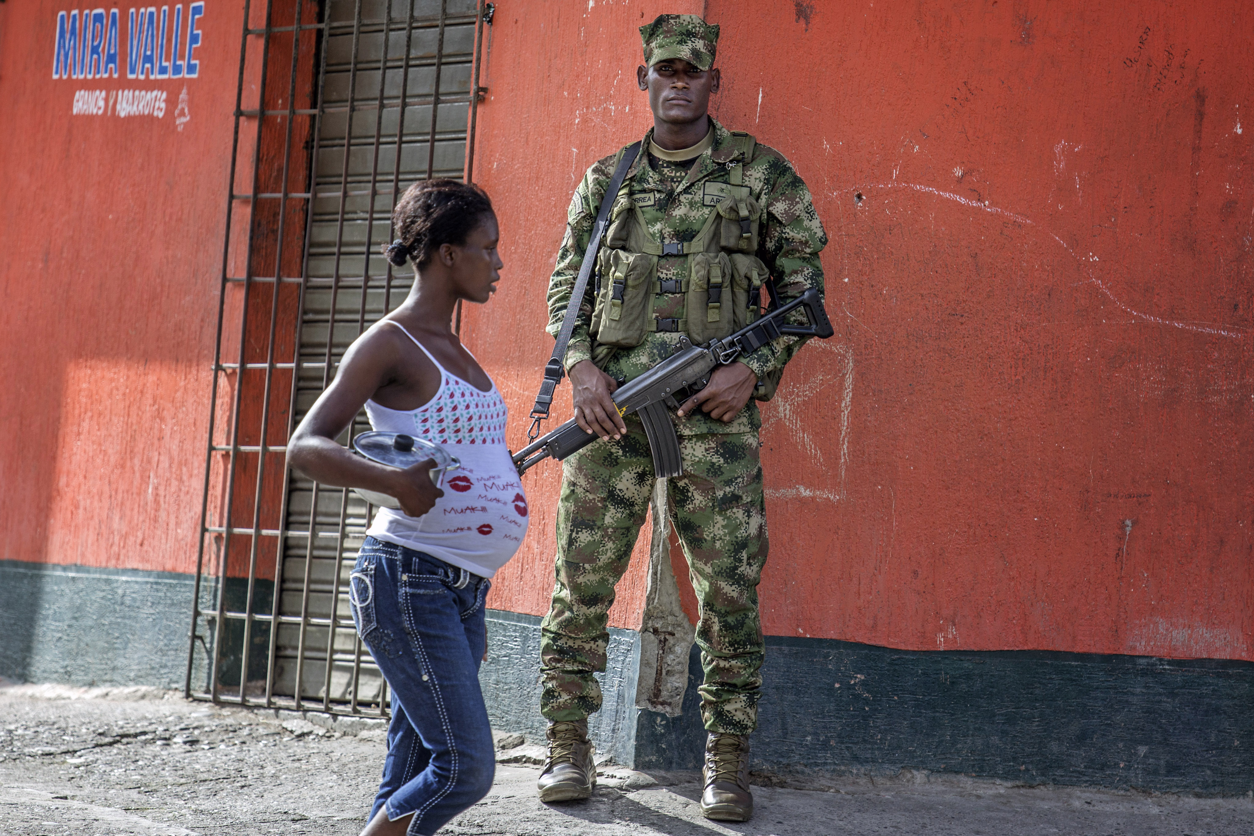 A pesar de una fuerte presencia del ejercito y la policía los niveles de violencia continúan en aumento en Buenaventura. ACNUR/ L .Zanetti/ 2014