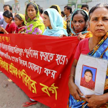 Bangladesh: A dos años de la catástrofe del edificio Rana Plaza, se niegan derechos a trabajadores