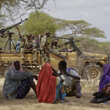 ソマリア：飢饉対策のために戦争犯罪の停止必要