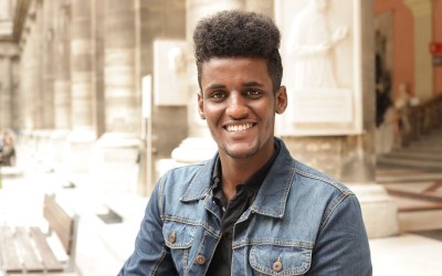 Abdi – Student. Sohn. Fußballspieler.