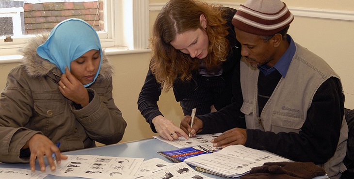 U.K. / English classes for refugees from Ethiopia who came to the UK in 2006 under the Gateway Protection Programme. The majority of the refugees are Oromo. The GPP is the UK refugee resettlement programme implemented by the UNHCR and the UK Government Home Office. In autumn 2006 eighty refugees from Ethiopia, the majority of whom were Oromo and had been living in Kakuma camp in northern Kenya, were resettled in Brighton on the south coast of England. / UNHCR / H. Davies / 2007