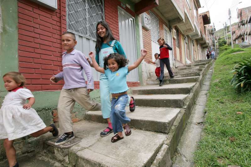 A Los Altos de Cazuca, aux alentours de Bogota, un centre d'accueil géré par l'association de femmes "Yo Mujer" héberge quelques-unes des personnes déplacées récemment arrivées, en proie au plus grand dénuement.