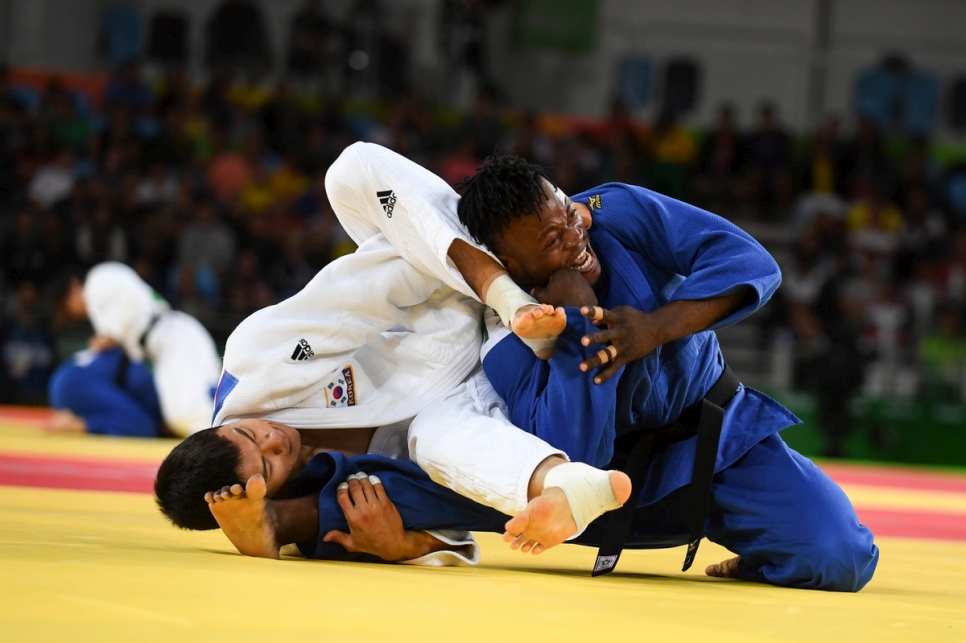Dans son deuxième combat de la journée, Popole est confronté à Donghan Gwak, un ancien champion du monde qui a remporté la médaille de bronze à Rio.