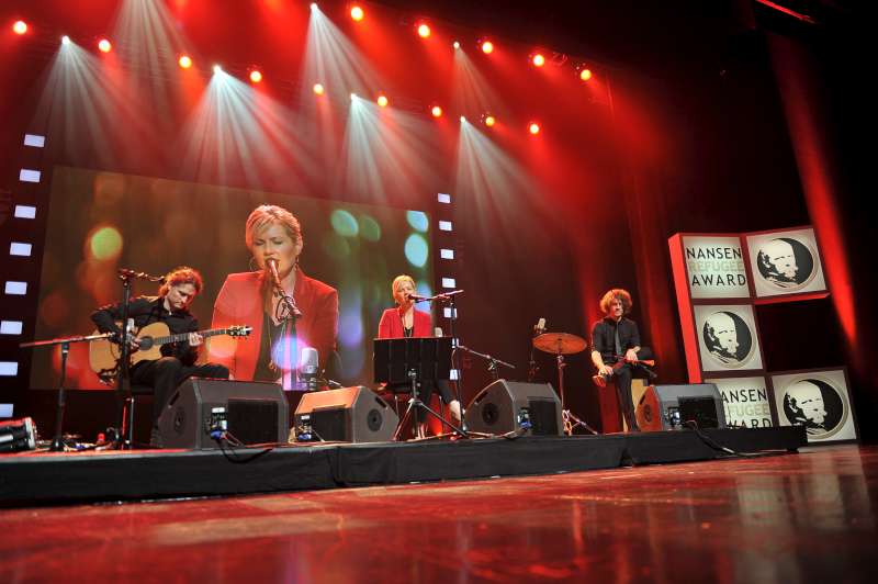 British singer-songwriter, Dido, performs at the 2013 Nansen Refugee Award ceremony.