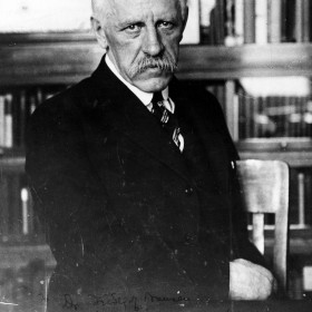 Fridtjof Nansen in New York in 1929. (c) UNHCR