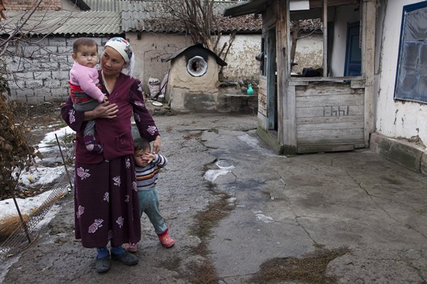 central asia, statelessness, women, children