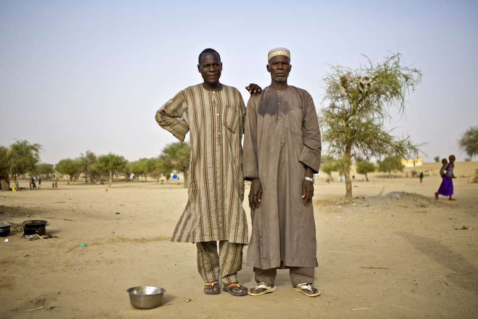 Bala (à gauche) et Mahamadou (à droite) au camp de Sayam Forage au Niger.