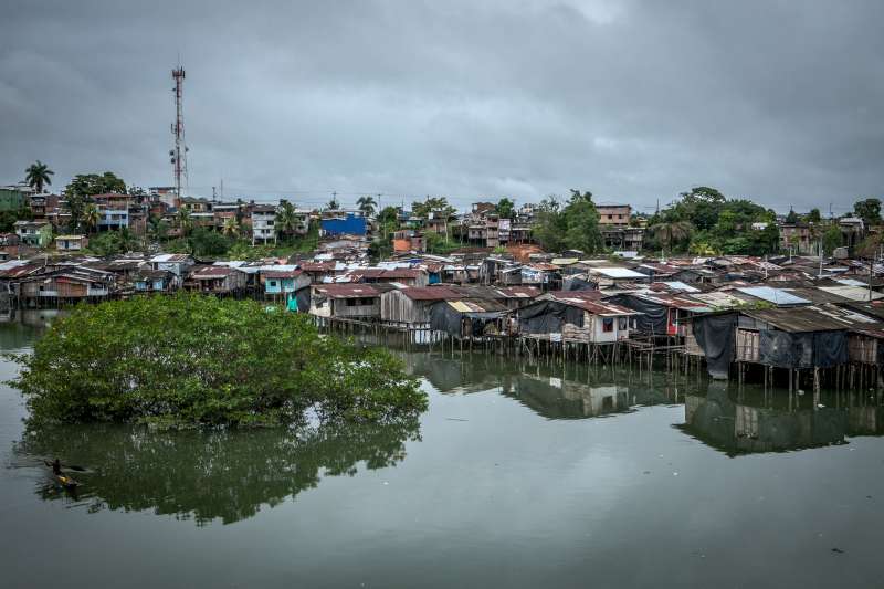 The Most Vulnerable: The shantytowns on the water's edge are the areas most affected by violence and displacement. Women and children are frequent targets. According to official figures, nearly 51,000 people in Buenaventura were forced to flee their homes due to armed violence from 2011 to 2013. 