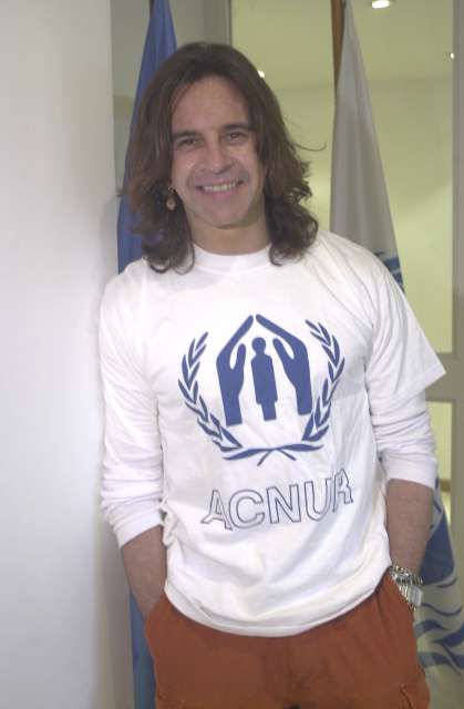 L'ambassadeur de bonne volonté de l'UNHCR Osvaldo Laport est l'un des acteurs les plus populaires à la télévision argentine, dont les séries télévisées sont diffusées dans tous les pays d'Amérique latine. Depuis 2004, il aide l'UNHCR à sensibiliser le public argentin, chilien et uruguayen à la cause des réfugiés. Il a été nommé ambassadeur de bonne volonté de l'UNHCR en octobre 2006.