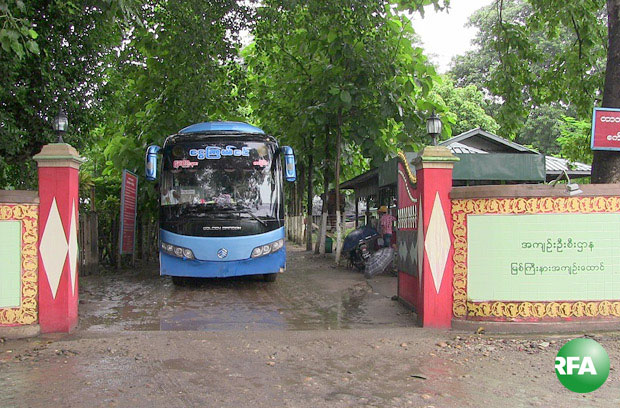 Chinese loggers are taken to the border by bus following their release from prison in Myanmar, July 30, 2015