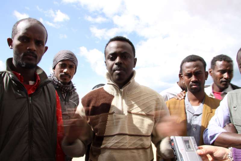 صوماليون في مركز احتجاز في بنغازي يخبرون المفوضية عن مخاوفهم وتظلماتهم بسبب احتجازهم. بعضهم يرغب في الذهاب إلى أوروبا.