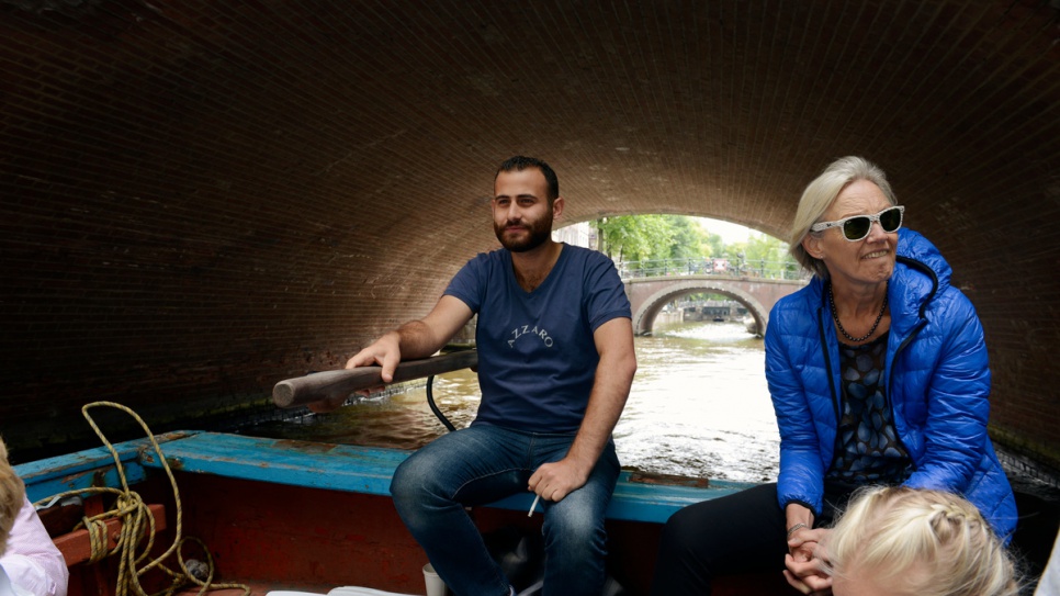 « Bien sûr, ça fait bizarre de remonter à bord d'un bateau après mon expérience de la traversée entre la Turquie et la Grèce. Mais je me sens à l'aise maintenant », explique Mohammed Al Masri.  