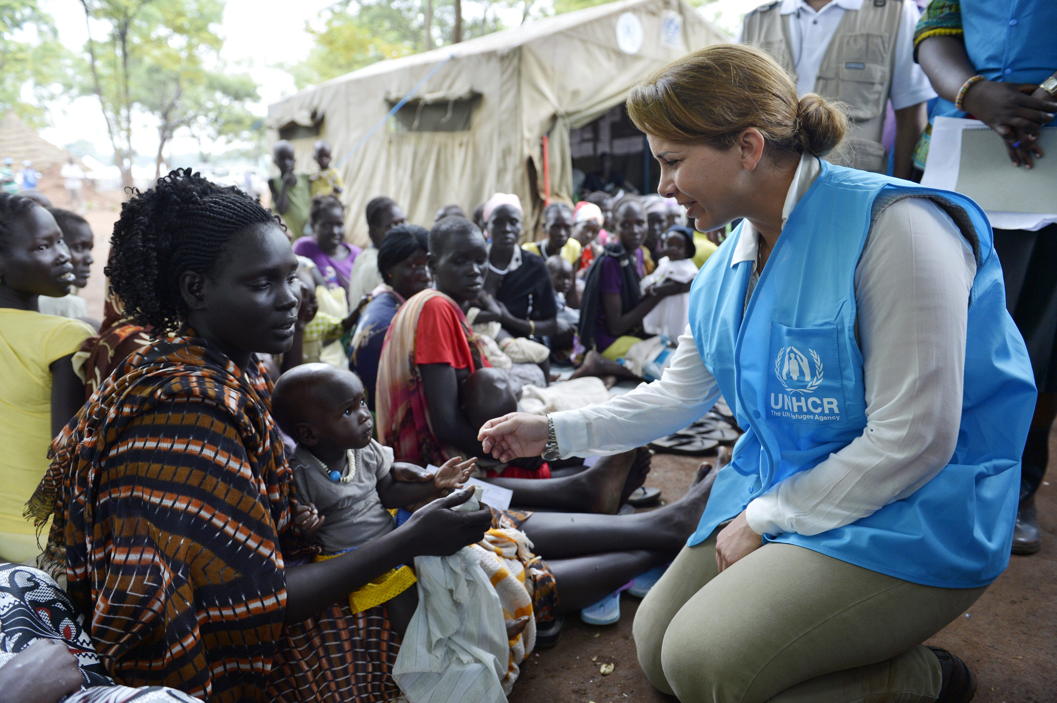 Ethiopia / On 15 July 2014, Her Royal Highness Prince Haya Bin Al Hussein visited Kule2 refugee camp in Gambella, western Ethiopia, home to over 50,000 South Sudanese refugees. In these photos, Princess Haya talks to representatives of refugee women who shared with her their flight experiences as well as challenges in the camp. Opened in May 2014 to accommodate the continued exodus of South Sudanese refugees, the camp is full just under two months. / UNHCR / UNHCR / R. Julliart / July 2014 ;
