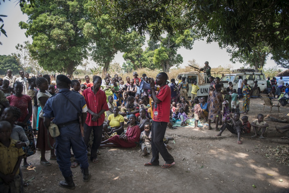 UNHCR staff register six hundred South Sudanese refugees in Bitima village, under the protection of MONUSCO and Congolese soldiers.