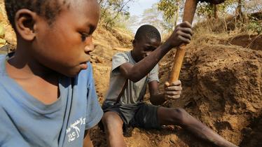 Tansania: Gefährliches Leben für Kinder in Goldminen