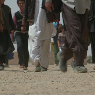 Irán: Inmigrantes y refugiados afganos están siendo deportados