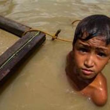 Filipinas: Los niños se juegan la vida en las minas de oro