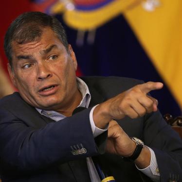 Correa asfixia a la prensa