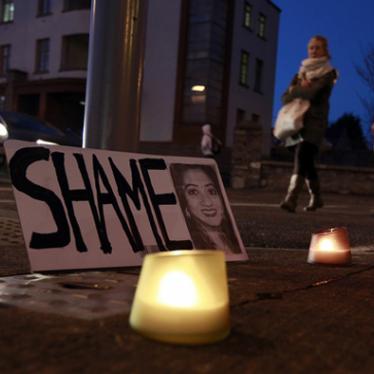 Irlanda: La muerte de una mujer a quien se negó un aborto debería propiciar una reforma