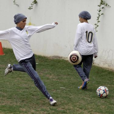 サウジアラビア：全ての女の子にスポーツを