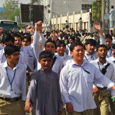 Pakistán: Militantes de Baluchistán asesinan a maestros