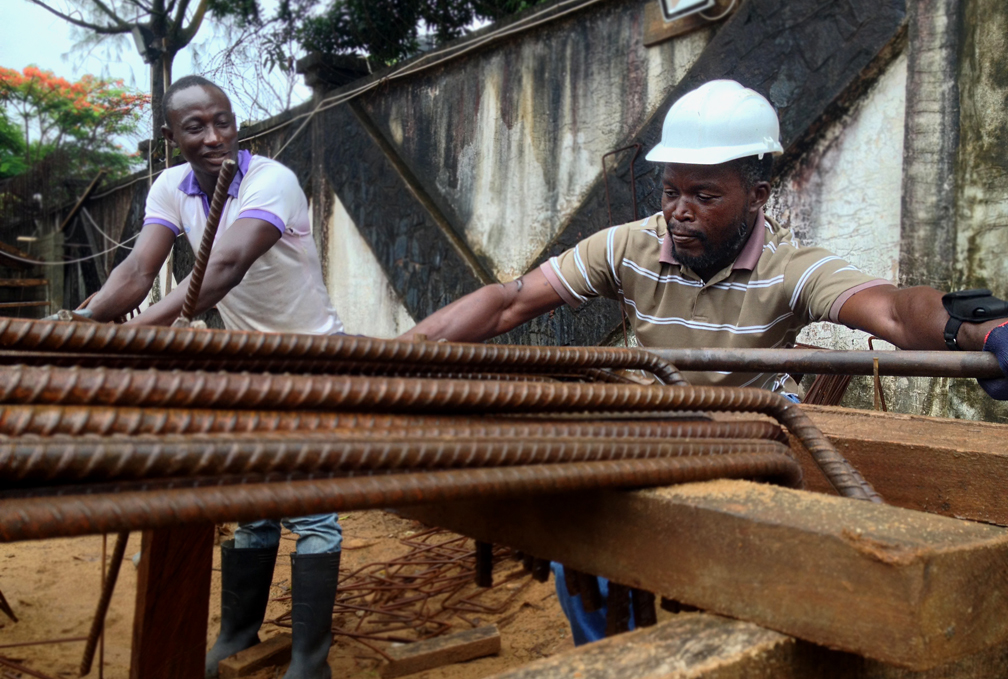 Paul has been working in a construction site in Liberia for the past eight years. UNHCR / Diana Diaz Rodriguez