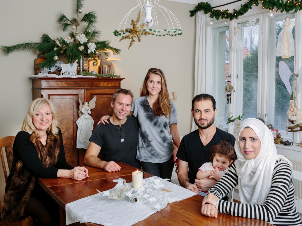 Manuela and Jörg share their home in Berlin with Syrian refugee Nourhan.