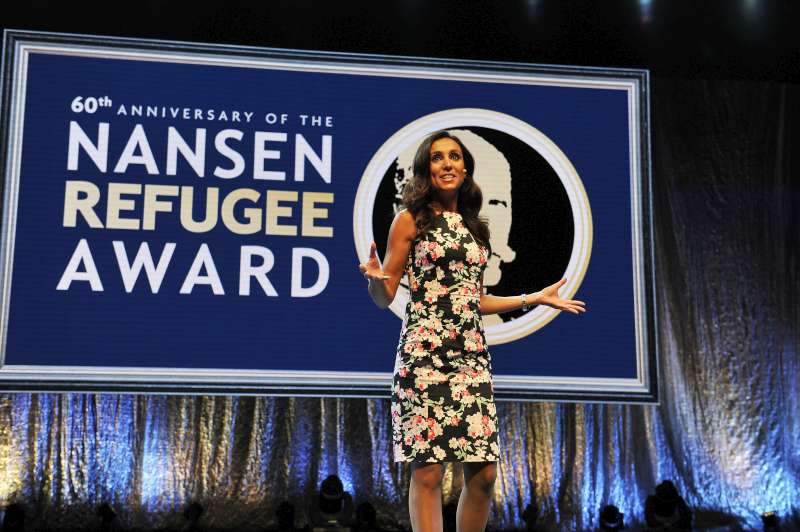 La presentadora de Euronews, Isabelle Kumar, dirige la Ceremonia del Premio Nansen en Ginebra, Suiza. ©UNHCR/M.Henley