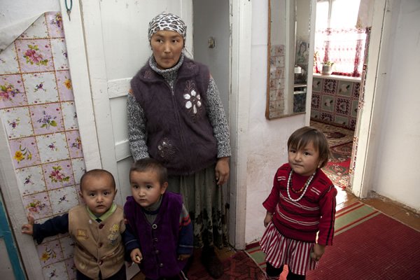 central asia, statelessness, women, children