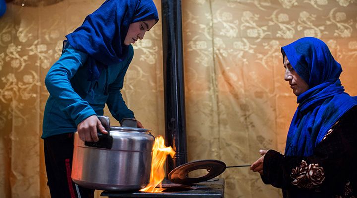 <strong>Cooking Stoves</strong>to allow 6 refugee families to cook hot meals