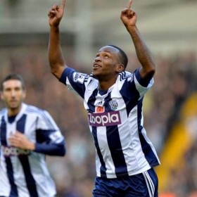 Un eufórico Saido Berahino festeja el tanto que ha marcado para su equipo, el West Bromwich Albion de la Primera Liga inglesa. © West Bromwich Albion Football Club