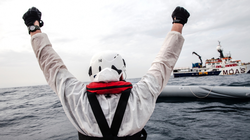 Depuis 2014, l'organisation d'aide aux migrants en mer (MOAS) a sauvé environ 33 000 personnes en Méditerranée. 