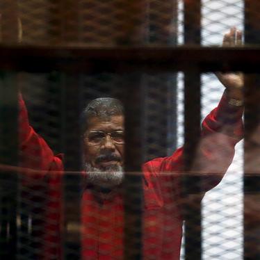 Egypt: Morsy’s Isolation Violates Rights