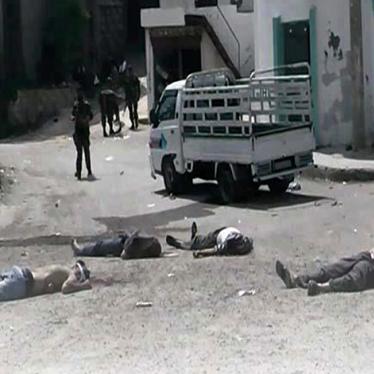 Syrien: Regierungskräfte verüben Massenexekutionen 