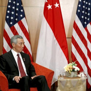 Singapore: Obama Should Spotlight Rights Restrictions