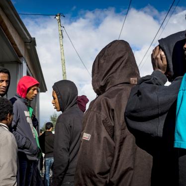 France/Royaume-Uni : Les enfants isolés de Calais laissés dans l’incertitude