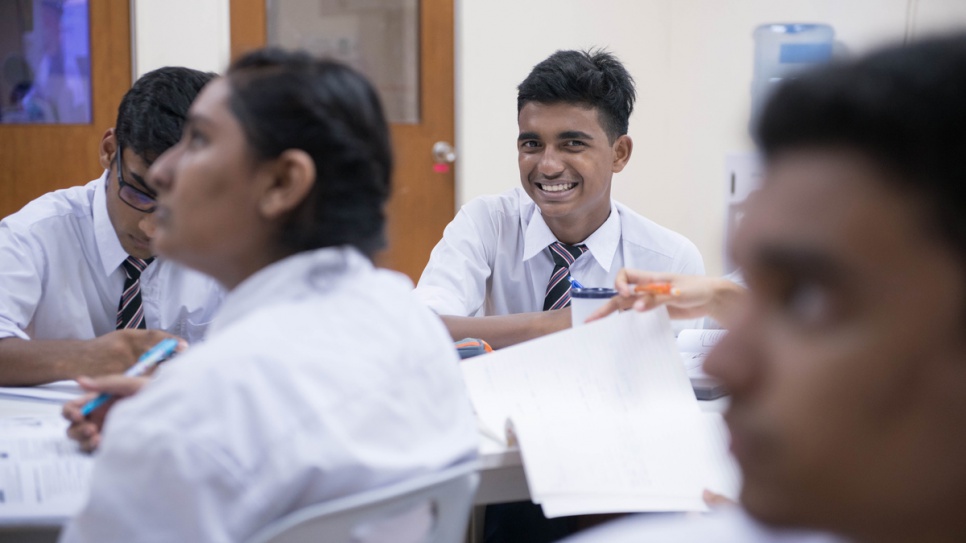 Ishak, 15 ans, lors d'un cours au centre d'enseignement pour les réfugiés