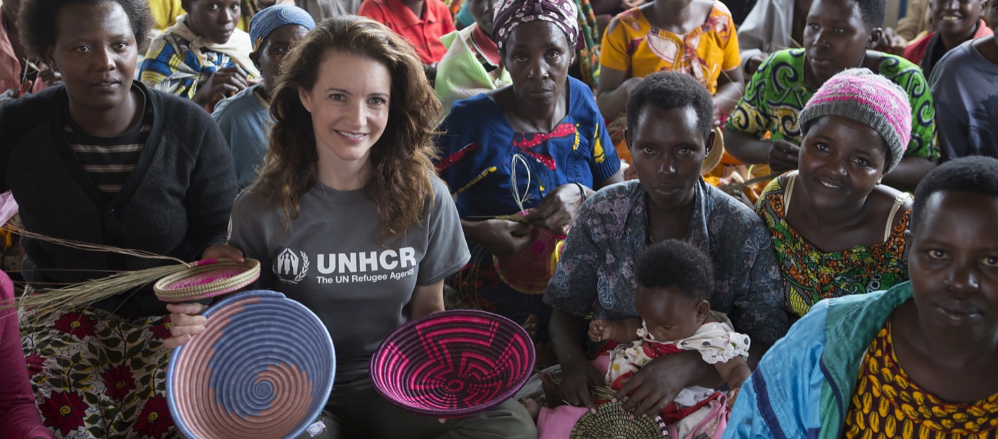 UNHCR Goodwill Ambassador Kristin Davis meets the women of Mahama refugee camp. They are Burundian refugees who are now involved in a livelihoods project making baskets and other handicrafts which they sell to Indigo who then sells them in the US market. 