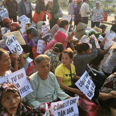 Vietnam: End Crackdown on Bloggers and Activists 