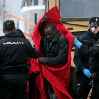 Spain: Migrants Held in Poor Conditions