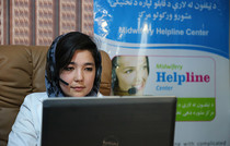 En Afghanistan, une hotline pour sages-femmes offre un soutien d’urgence 