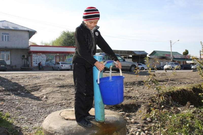 UNHCR water project aids road safety in Kyrgyzstan