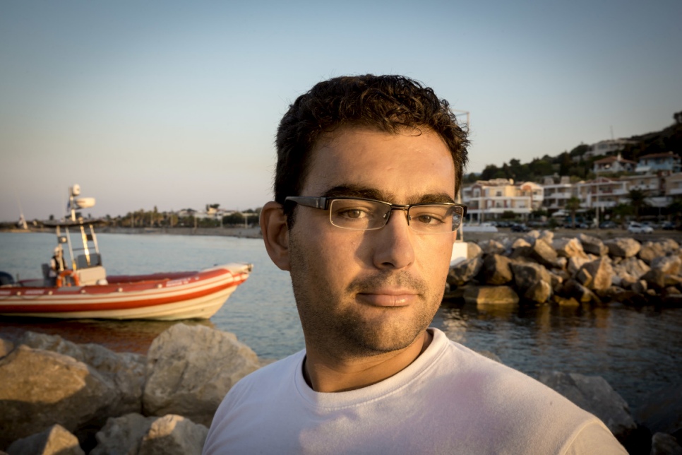 Panagiotis Konstantaras, a member of the Hellenic Rescue Team on Lesvos. © UNHCR/Gordon Welters