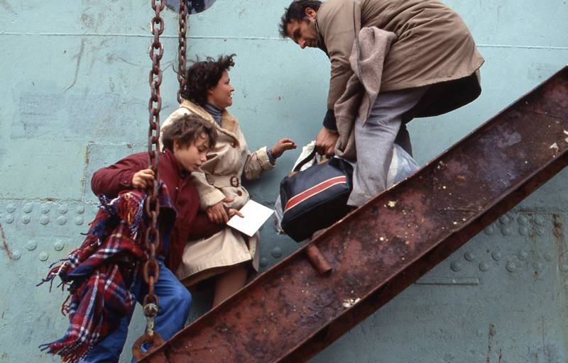 Italy. Albanians seeking asylum in Brindisi. (c) UNHCR / Enrico Dagnino / March 1991.