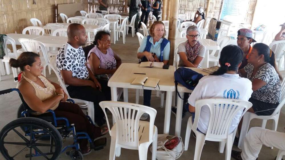 Junto con su socio HIAS, ACNUR facilitó el acceso a apoyo psicosocial a la población afectada albergada en refugios y viviendo en zonas rurales. Además, la organización socia CISP trabajó para mejorar las iniciativas comunitarias con el fin de reducir el riesgo de tensiones entre la población